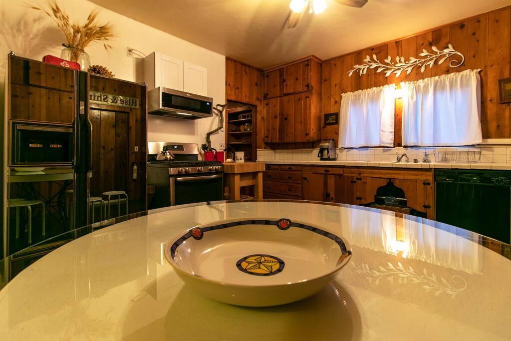 آيديلوايل The Lodge At 11 Chimneys المظهر الخارجي الصورة