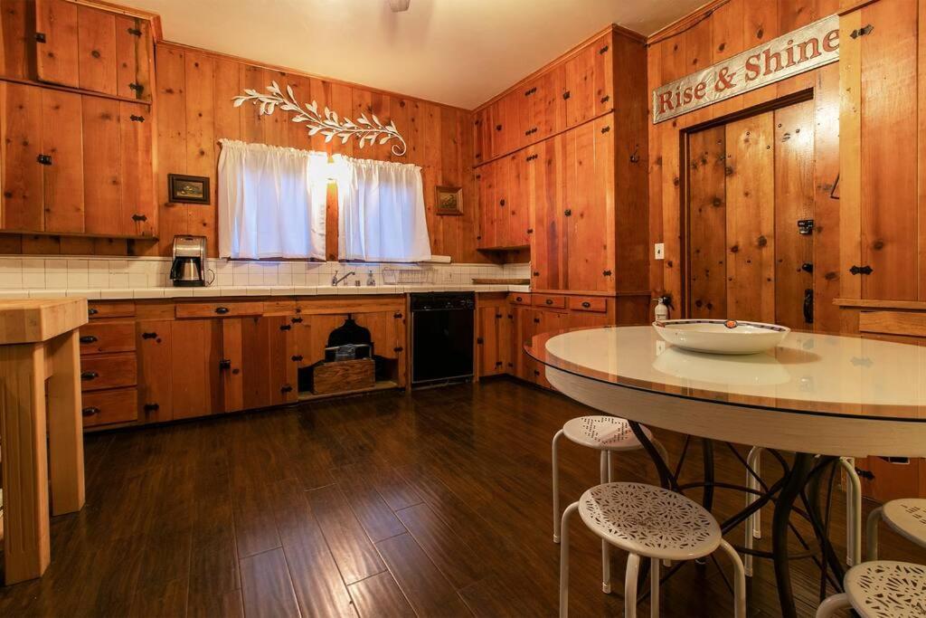 آيديلوايل The Lodge At 11 Chimneys المظهر الخارجي الصورة