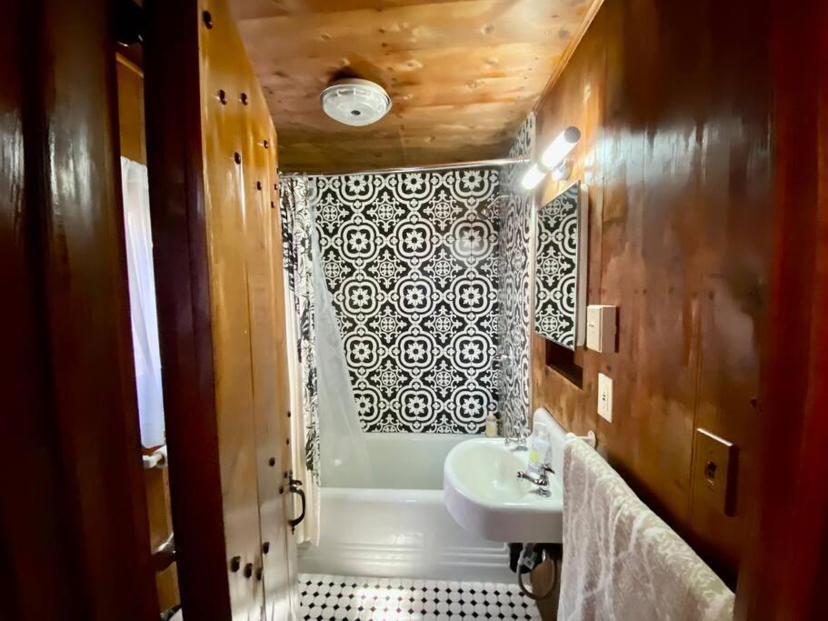 آيديلوايل The Lodge At 11 Chimneys المظهر الخارجي الصورة